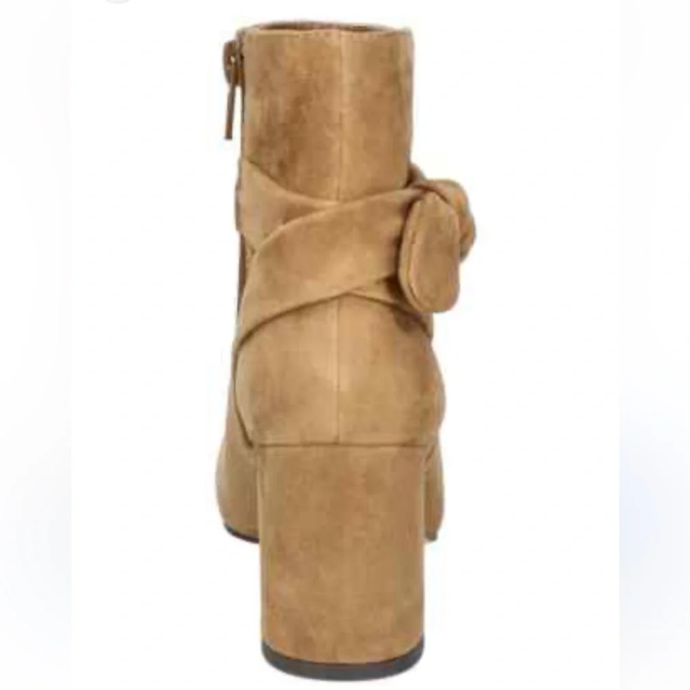 NIB Bella Vita Felicity cognac suede leather bootie bow detail ankle Size 6.5